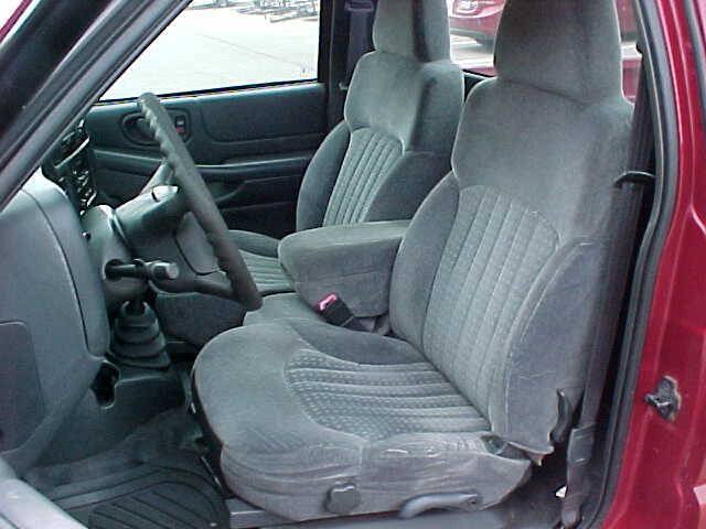 Used 2002 Chevrolet S10 Pickup 2WD Regular Cab image 10