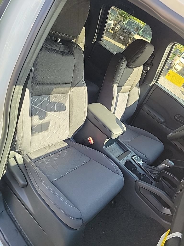 Used 2026 Nissan Frontier SV w/ All-Weather Content Package AWD/4WD image 14