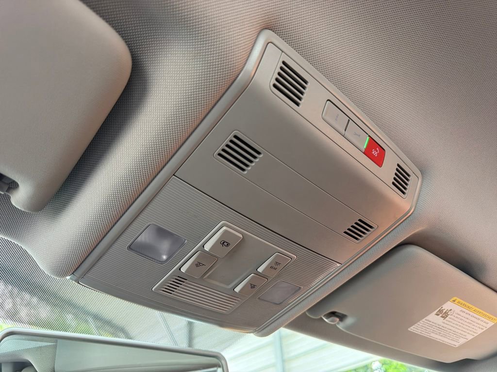 Used 2021 Volkswagen Jetta SE image 25