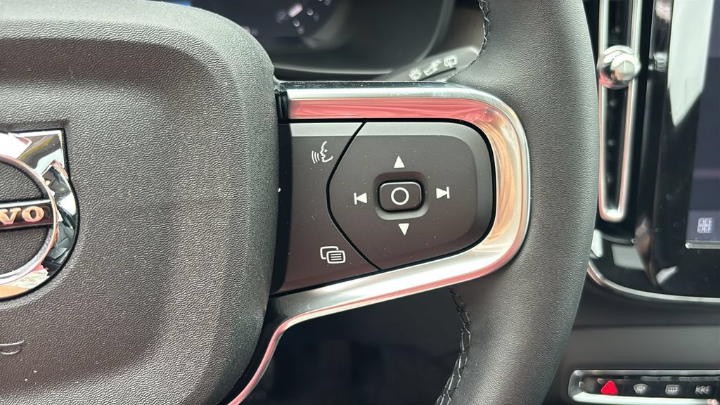 New 2026 Volvo XC40 B5 Plus w/ Protection Package Premier AWD/4WD image 17