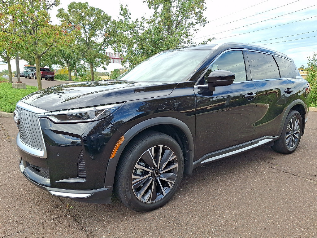 Certified 2026 INFINITI QX60 Luxe w/ Cargo Package AWD/4WD image 3