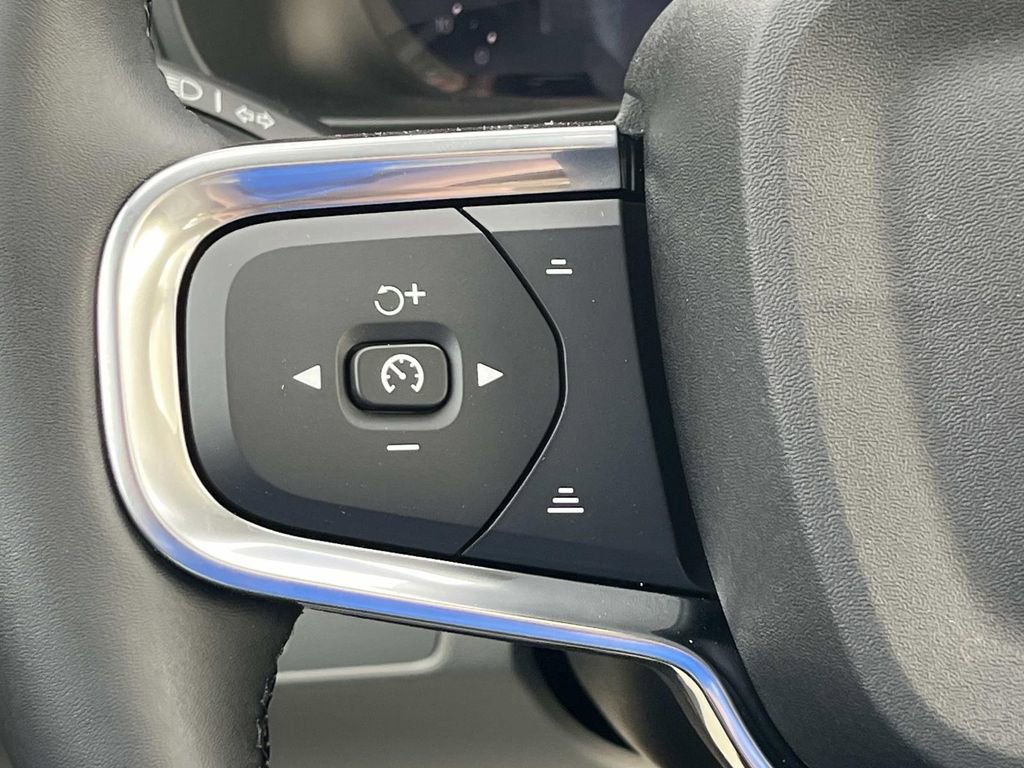 New 2026 Volvo XC40 B5 Plus w/ Protection Package Premier image 24