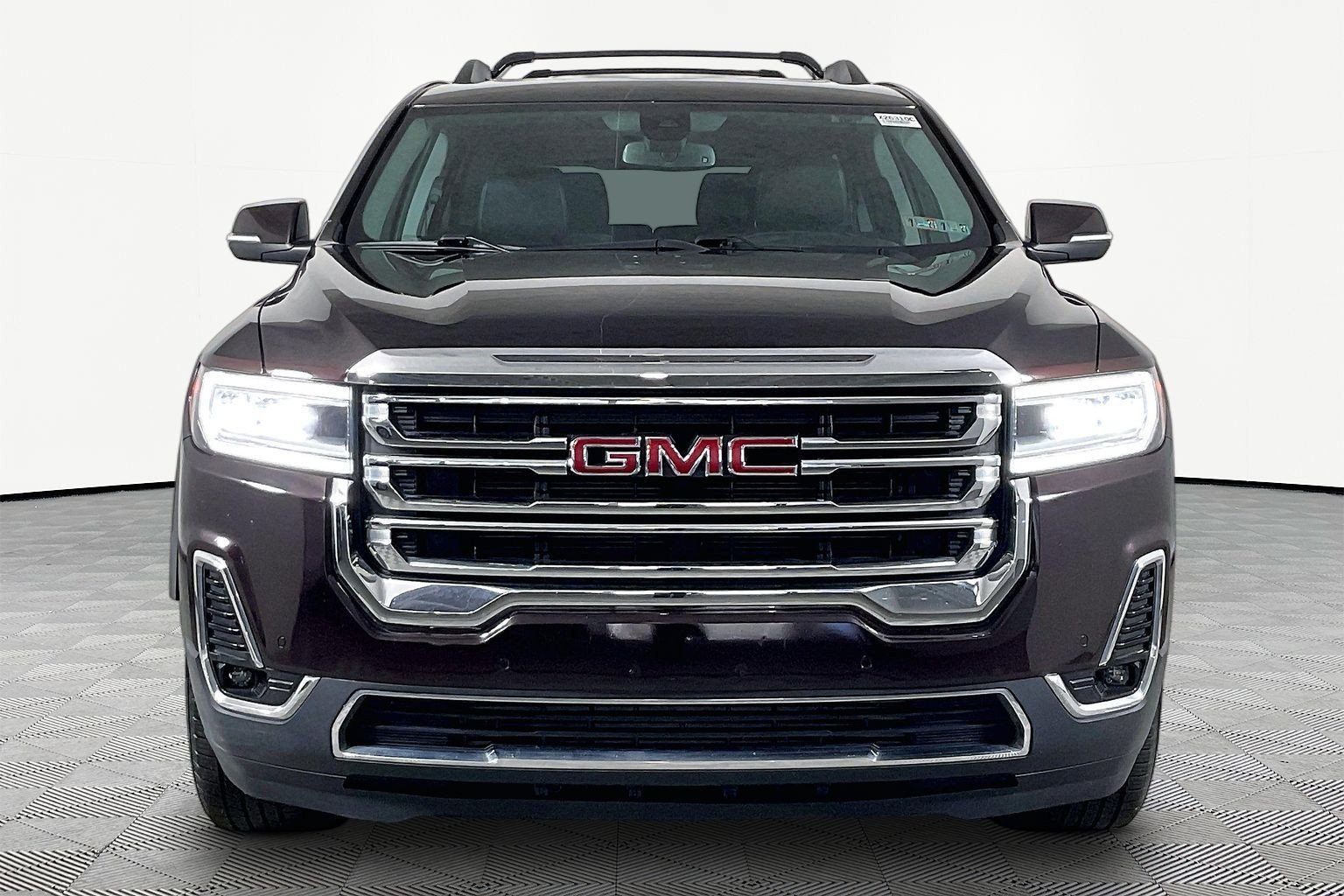 Used 2021 GMC Acadia SLT w/ LPO, Adventure Package AWD/4WD image 2