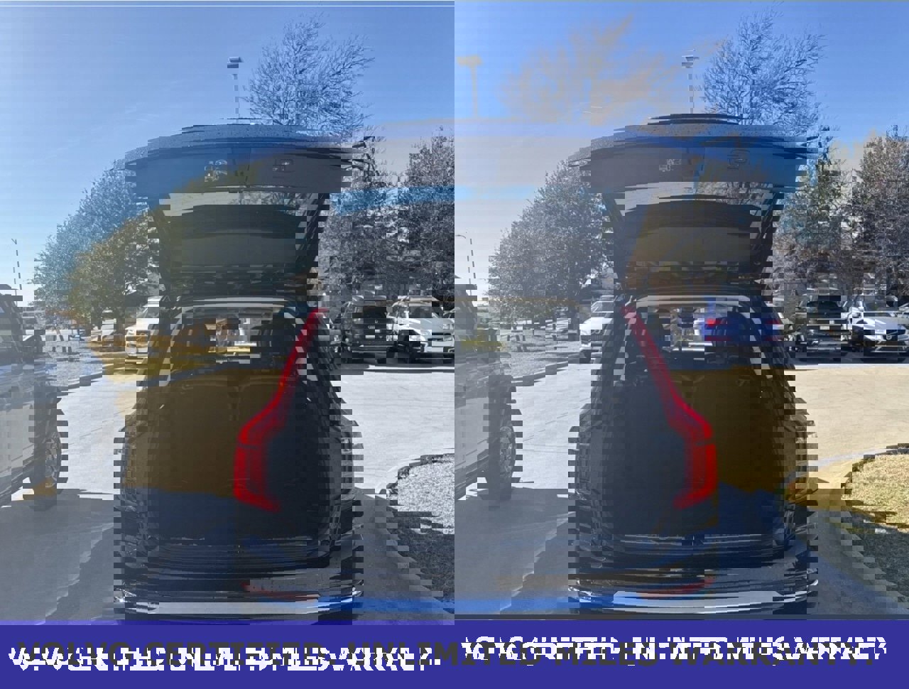 Certified 2024 Volvo XC90 B6 Ultimate w/ Lounge Package image 8