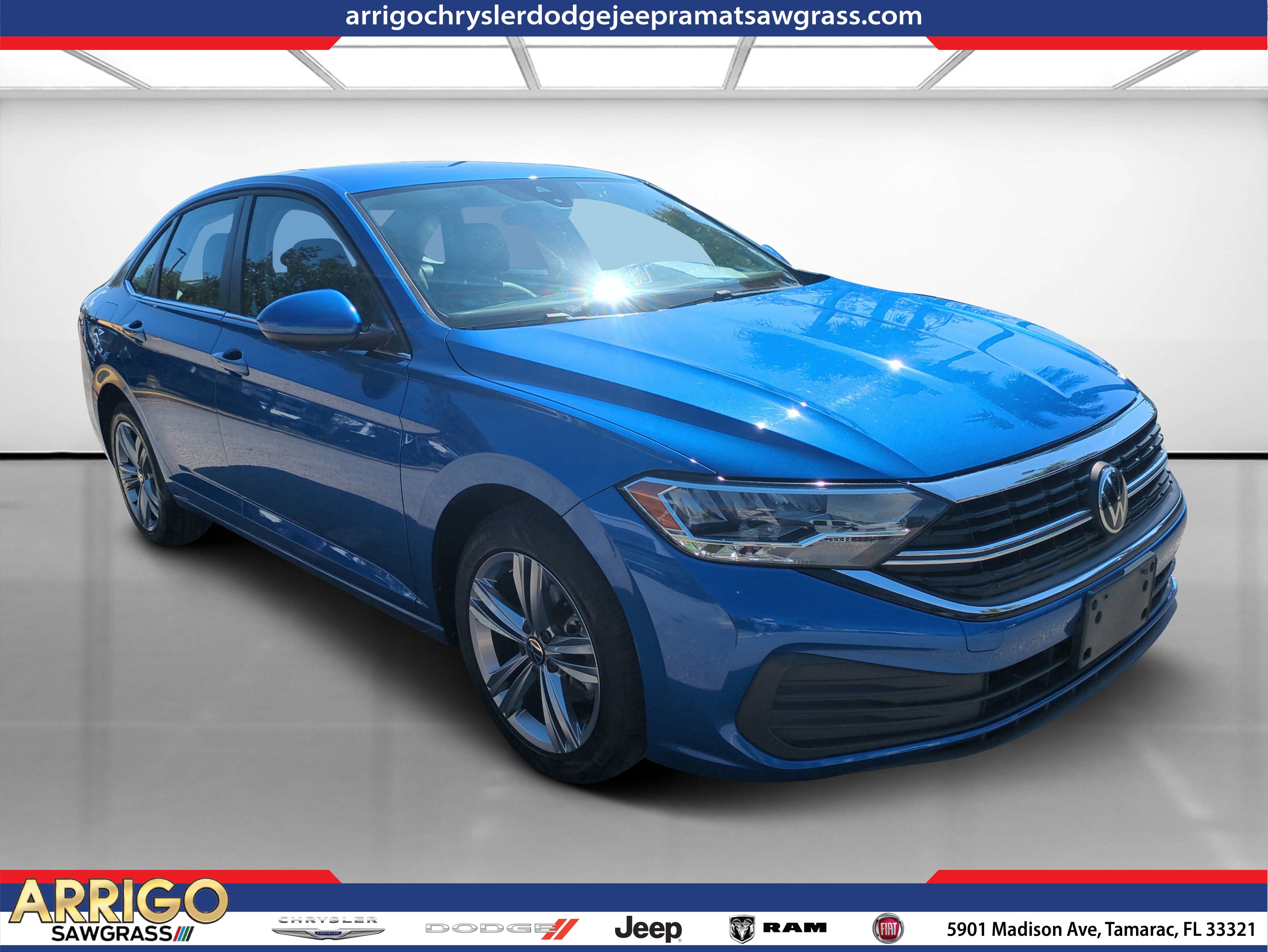 Used 2024 Volkswagen Jetta SE image 1
