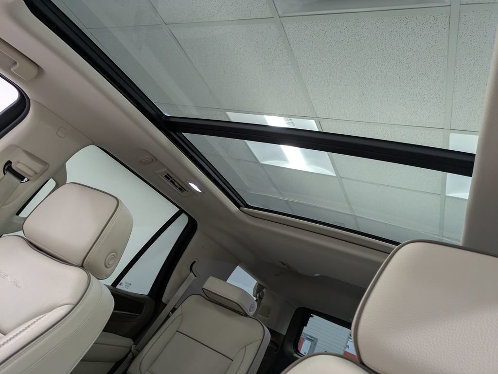 Used 2024 GMC Yukon Denali AWD/4WD image 21