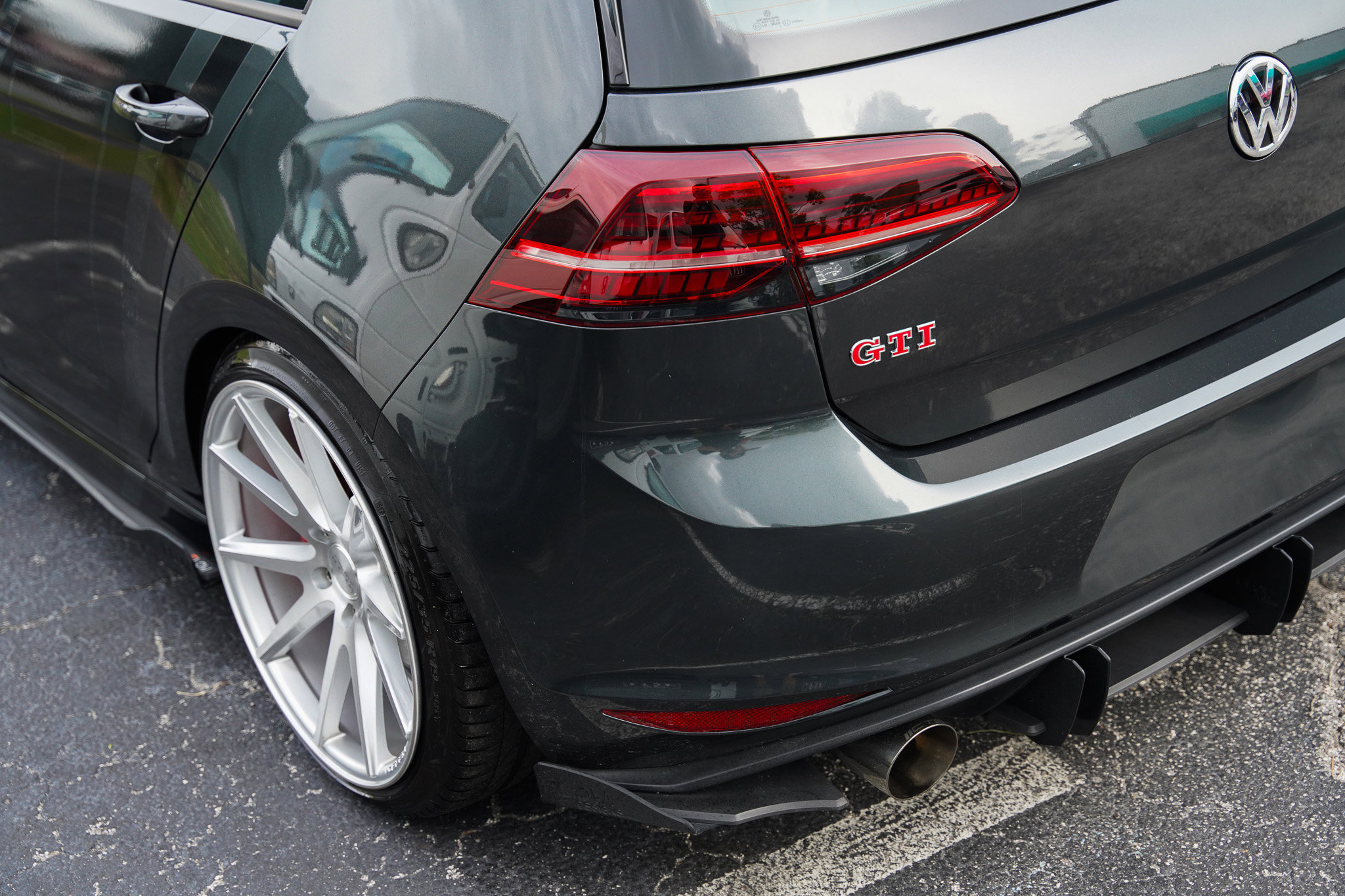 Used 2017 Volkswagen GTI Autobahn image 40