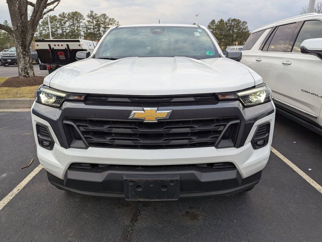 Used 2024 Chevrolet Colorado LT w/ LT Convenience Package III image 2