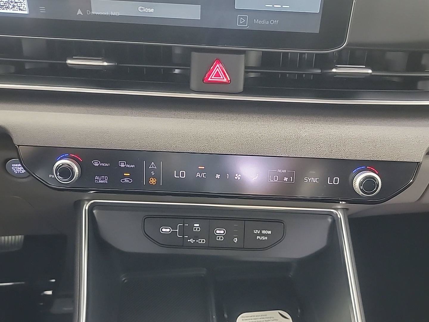 Certified 2026 Kia Carnival EX FWD image 33