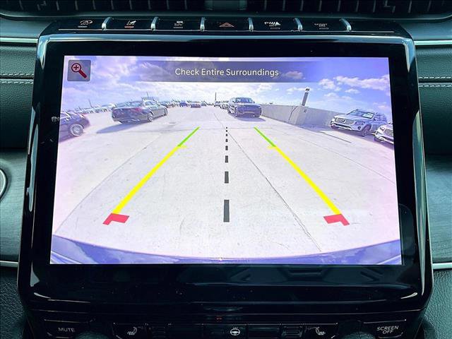 Used 2024 Jeep Grand Cherokee Limited w/ Black Appearance Package image 23