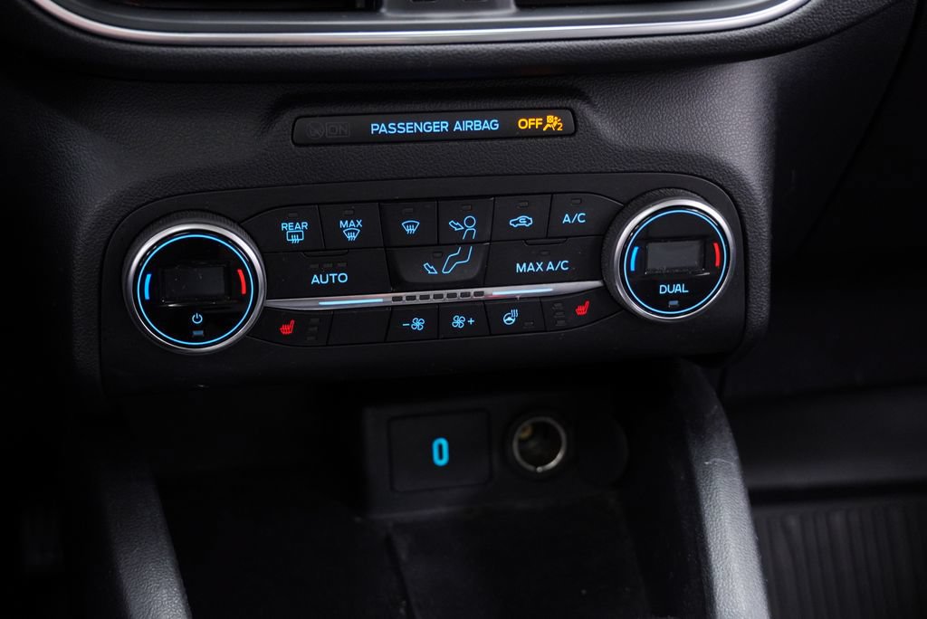 Used 2020 Ford Escape Titanium AWD/4WD image 29