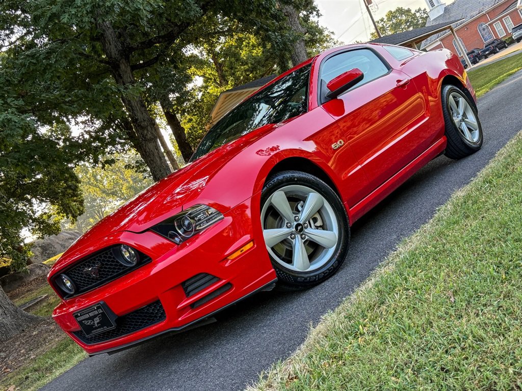 Used 2013 Ford Mustang GT Premium RWD image 3