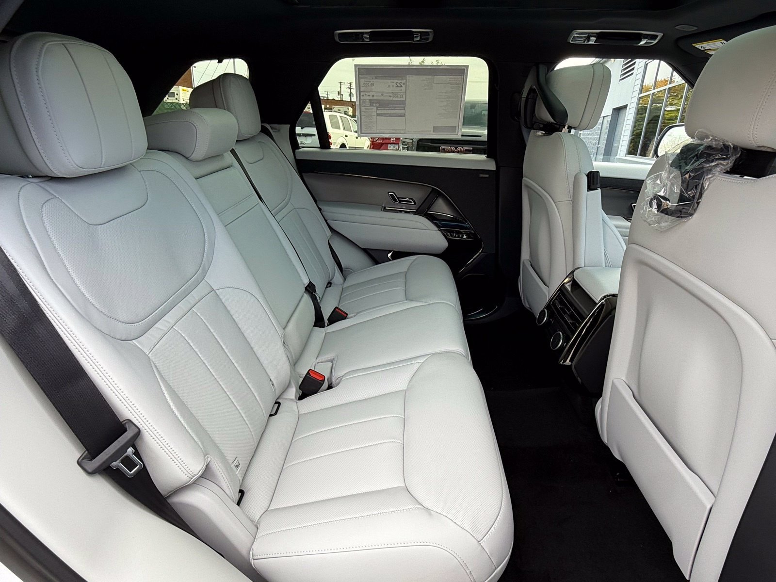 New 2026 Land Rover Range Rover Sport SE AWD/4WD image 17