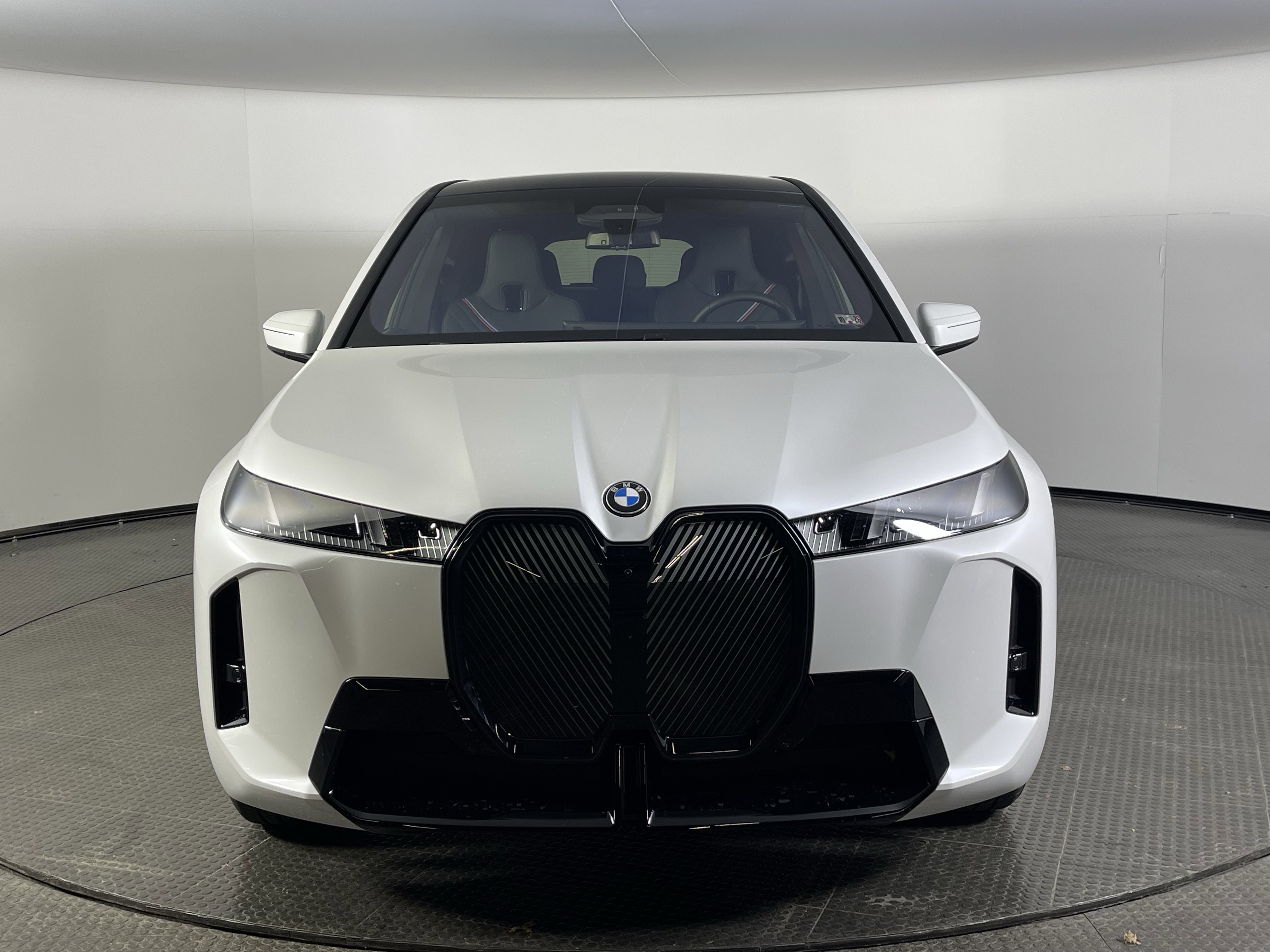 Used 2026 BMW iX xDrive60 w/ M Sport Package image 2