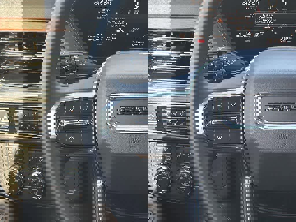 Used 2025 GMC Yukon Denali image 11