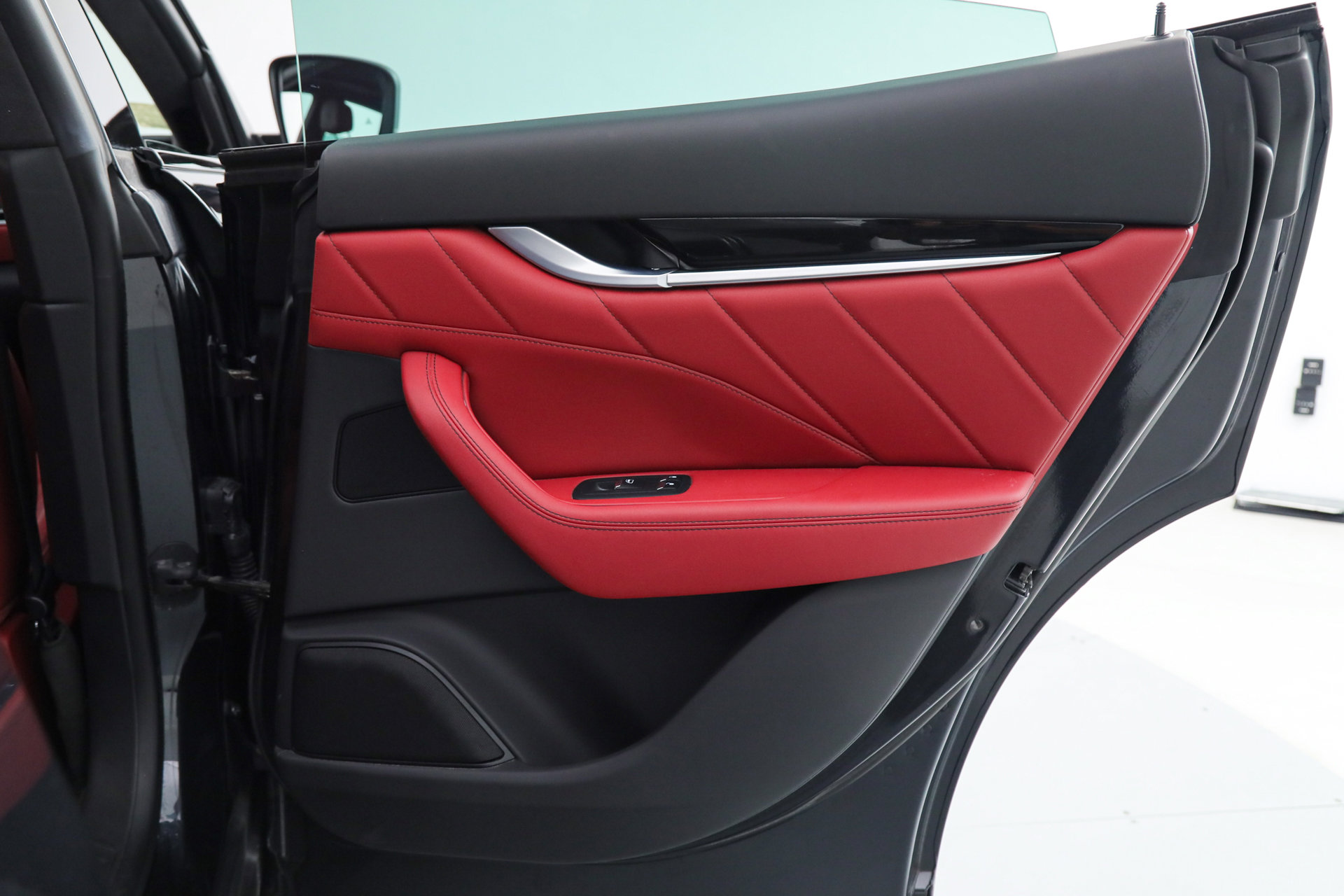 Certified 2022 Maserati Levante GT image 13