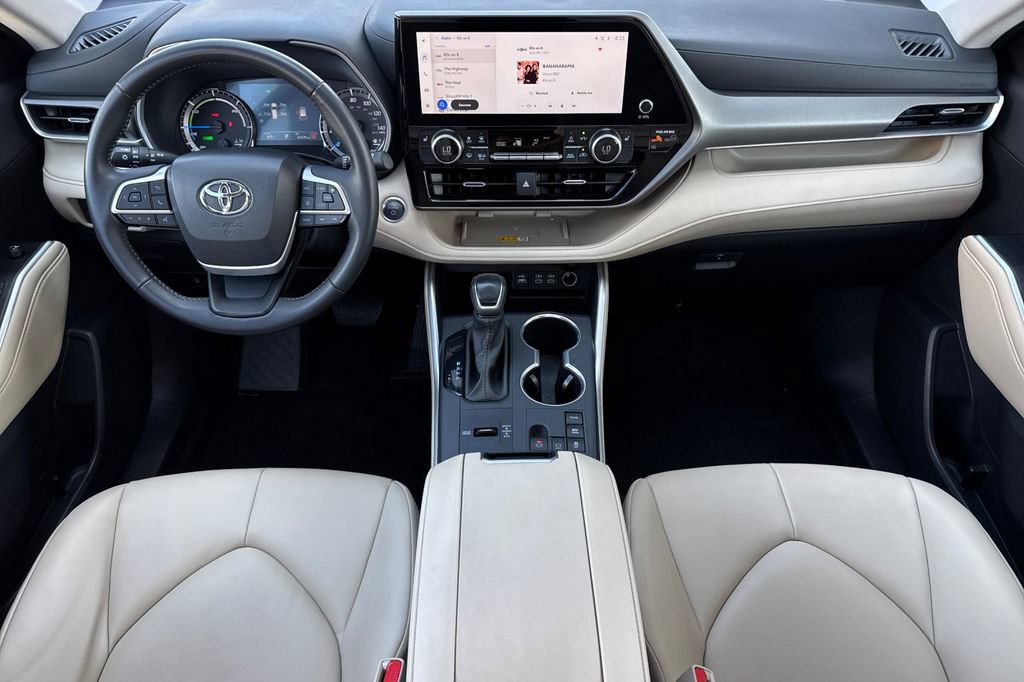 Certified 2025 Toyota Highlander XLE AWD/4WD image 12