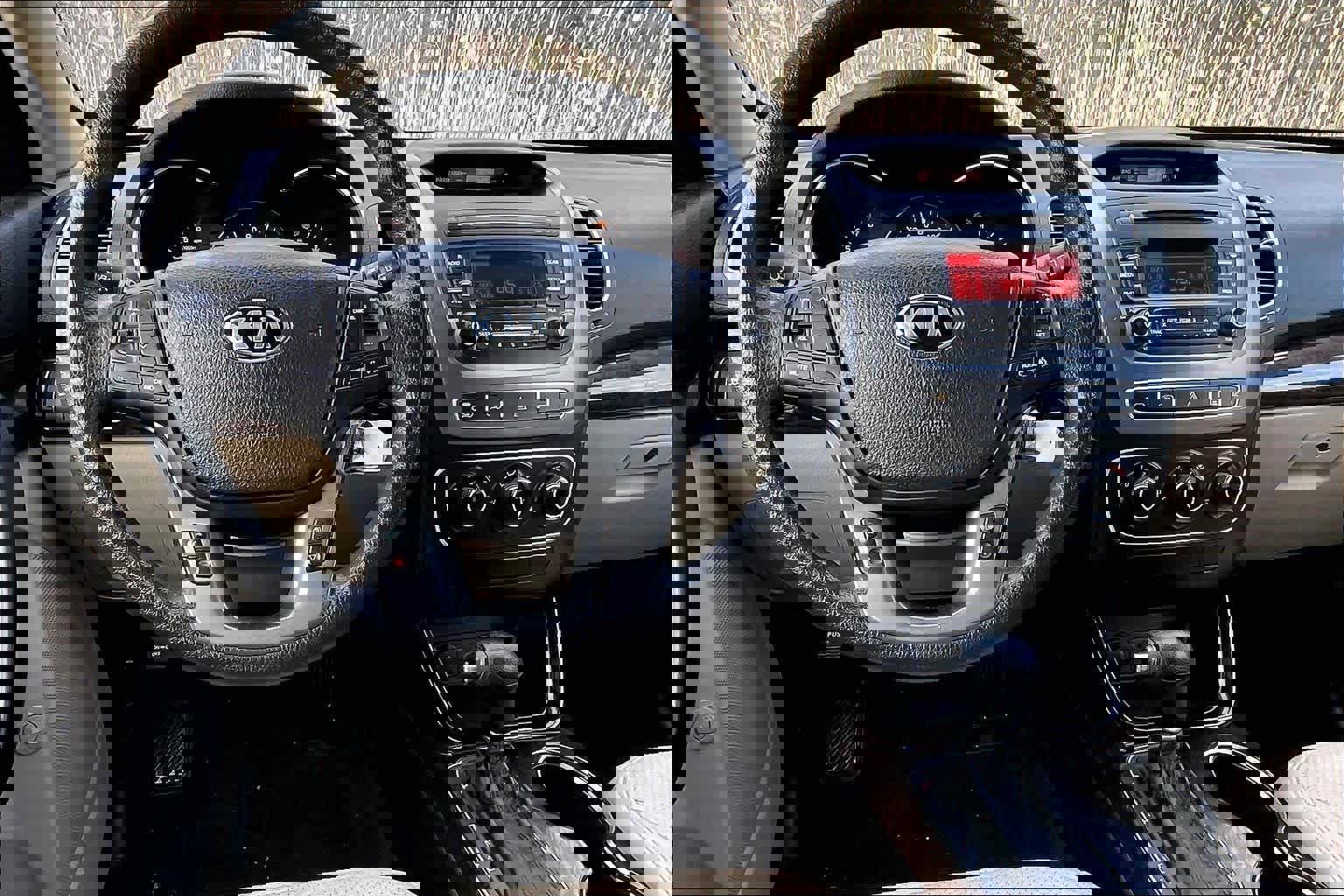 Used 2014 Kia Sorento LX image 6