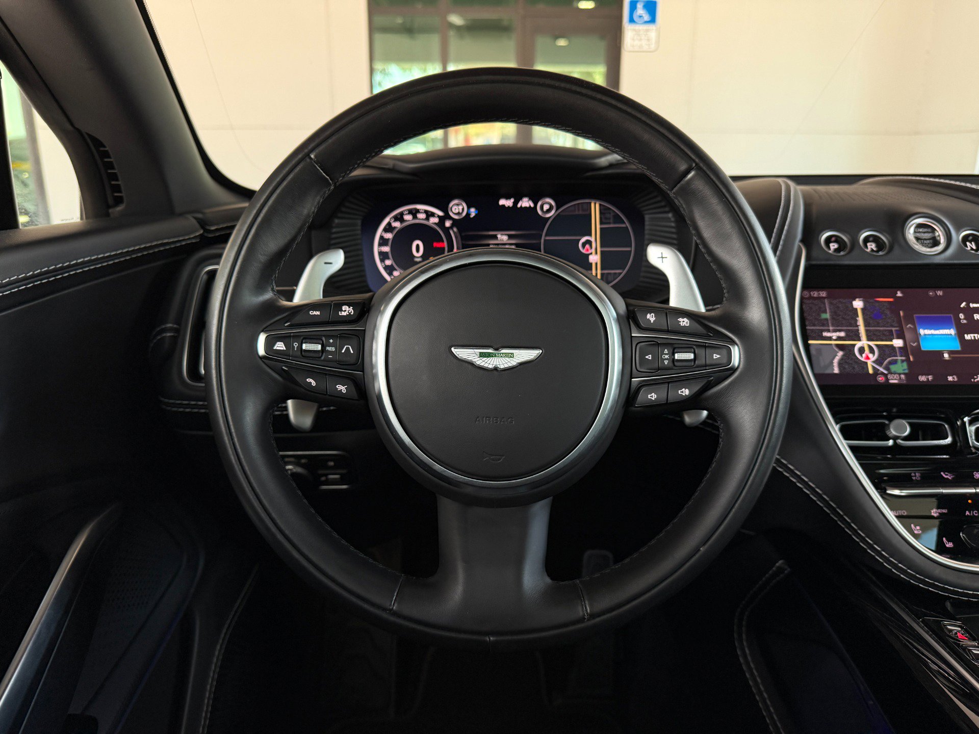Used 2022 Aston Martin DBX AWD/4WD image 40
