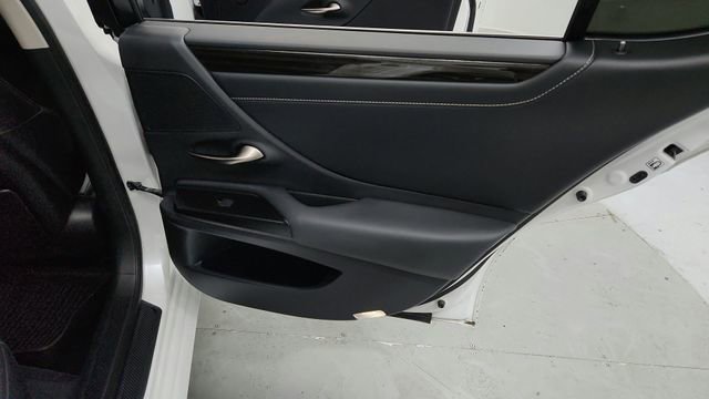 Used 2019 Lexus ES 350 w/ Premium Package image 12