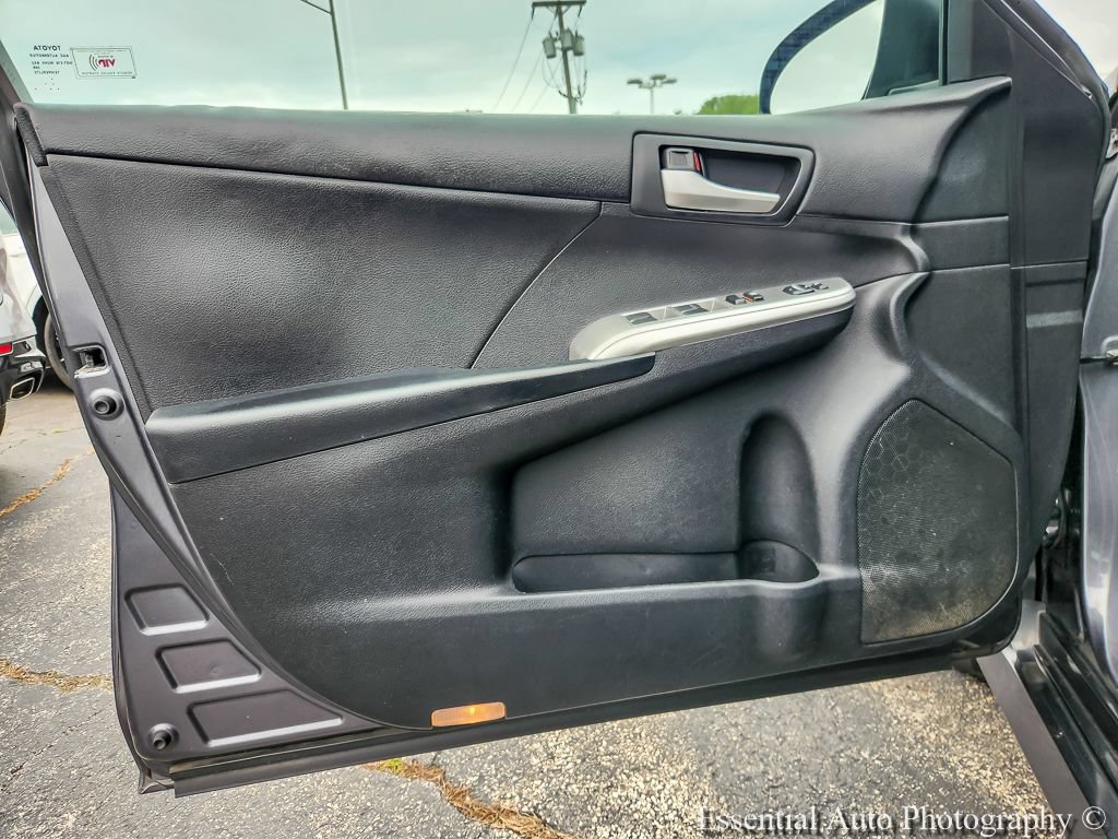 Used 2012 Toyota Camry SE w/ Convenience Pkg FWD image 16