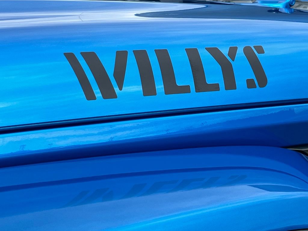 Used 2021 Jeep Gladiator Willys image 10