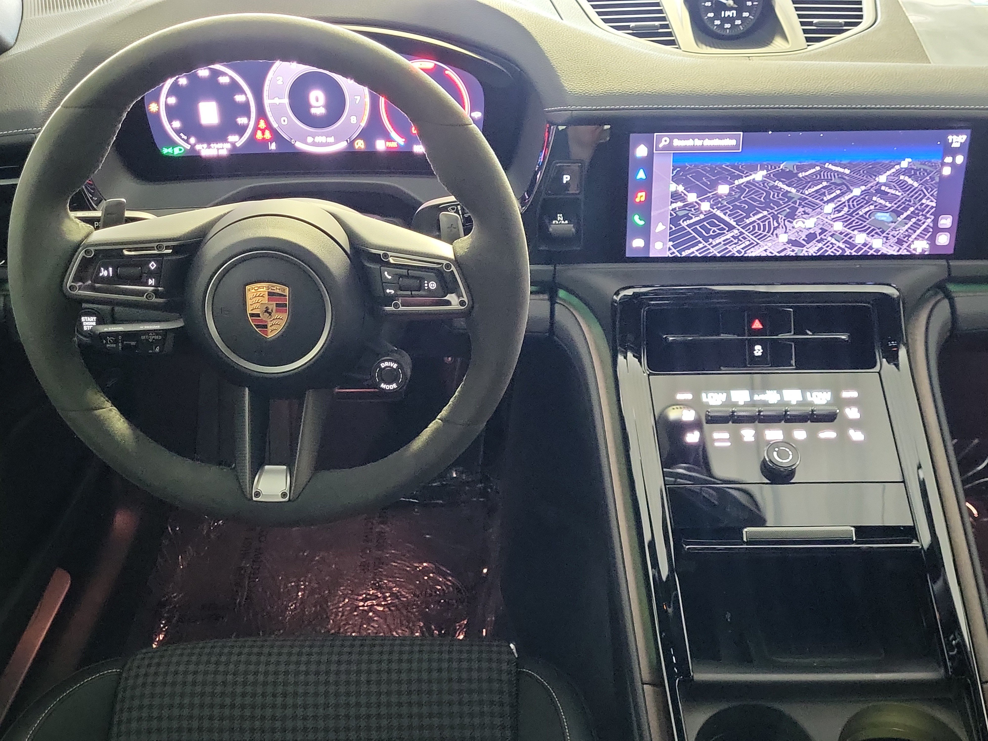 Certified 2025 Porsche Panamera 4 AWD/4WD image 6