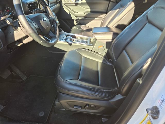 Used 2020 Ford Explorer XLT w/ Equipment Group 202A image 13