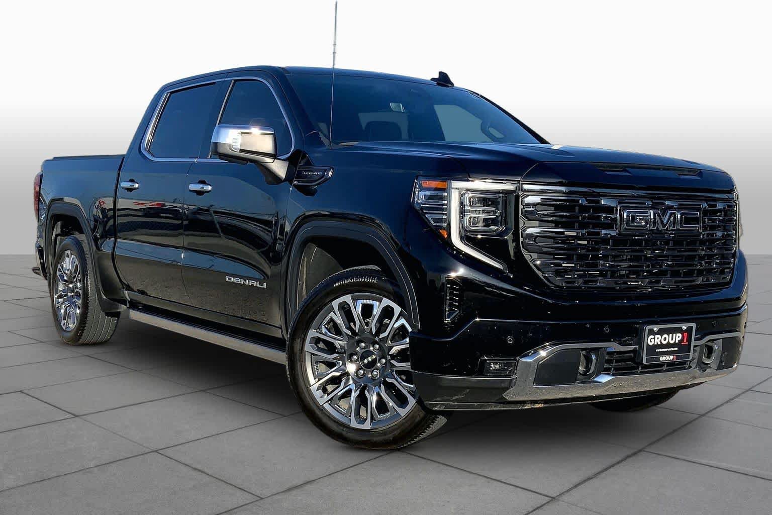 Used 2025 GMC Sierra 1500 Denali Ultimate AWD/4WD image 3