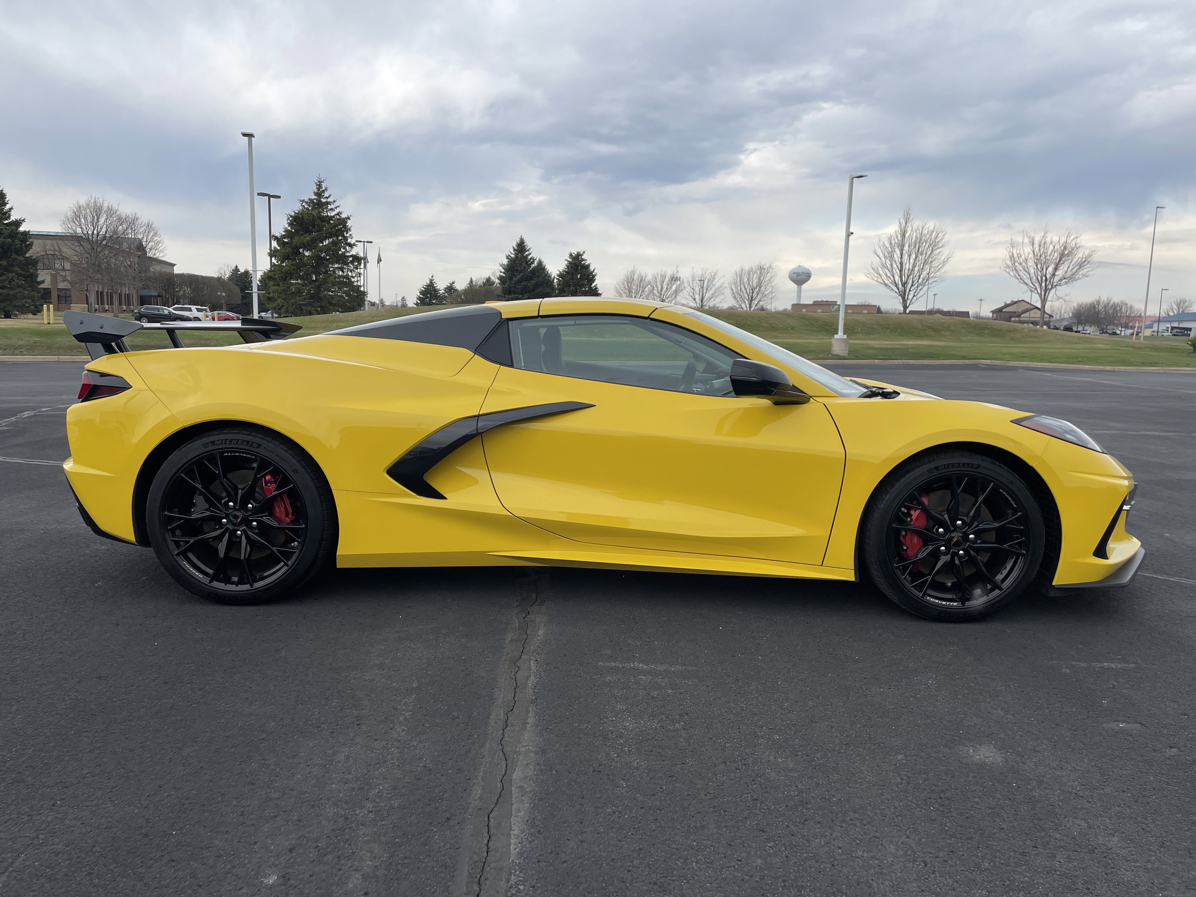 Used 2025 Chevrolet Corvette Stingray Premium Conv w/ Z51 Performance Package RWD image 6