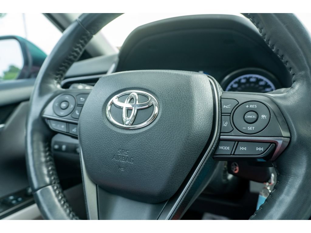 Used 2022 Toyota Camry SE w/ Cold Weather Package FWD image 29