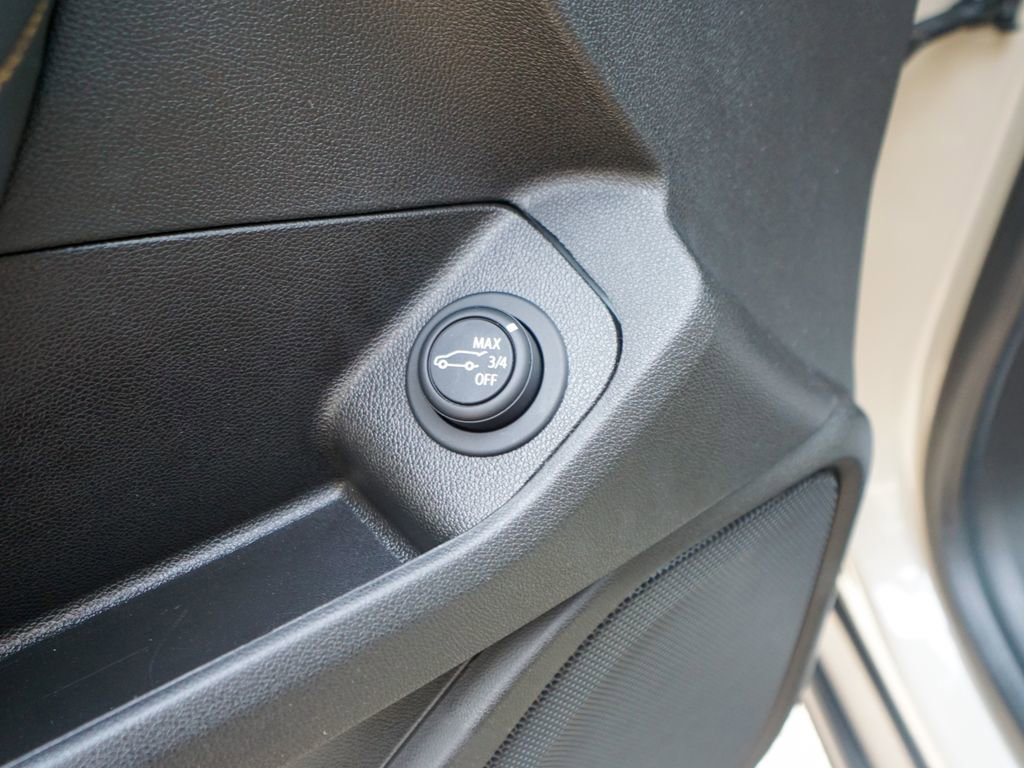 Used 2022 GMC Terrain AT4 image 19