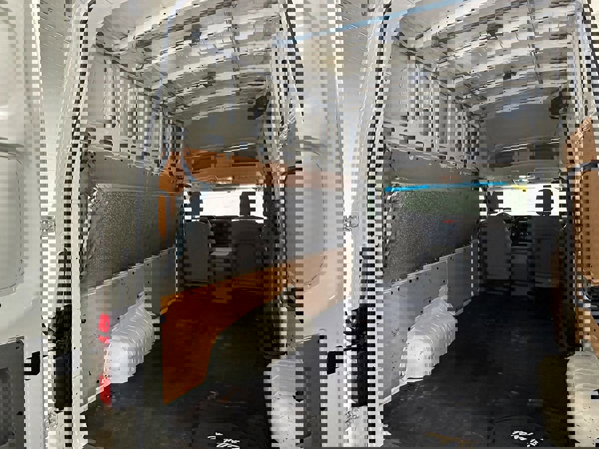 Used 2014 Nissan NV 2500 SV image 9