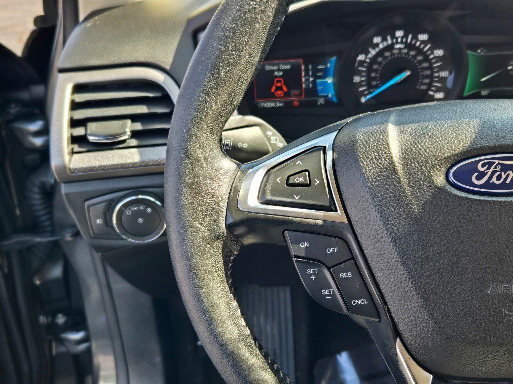 Used 2020 Ford Fusion SE w/ Equipment Group 151A image 27