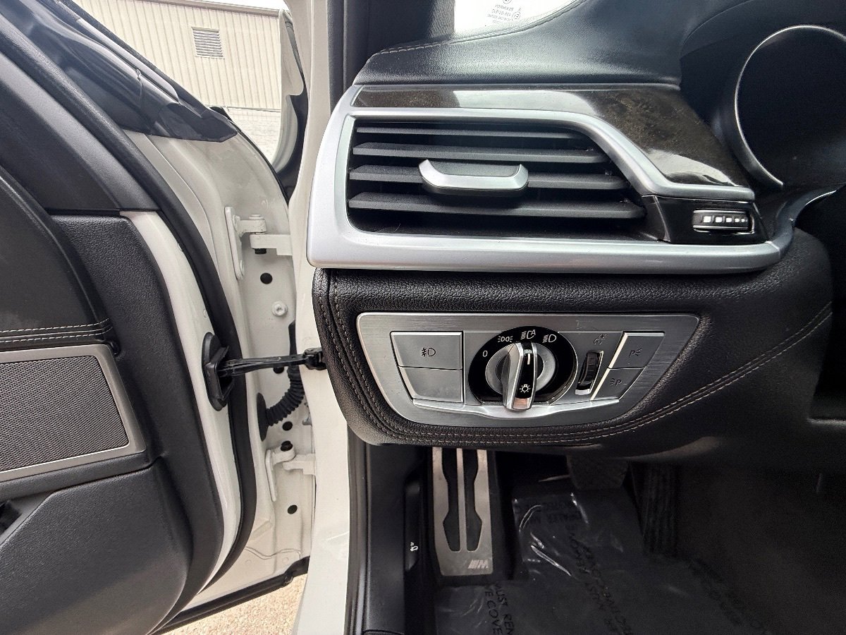 Used 2016 BMW 740i RWD image 23
