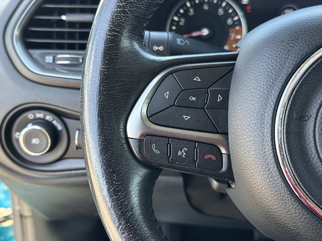 Used 2021 Jeep Renegade Limited AWD/4WD image 38