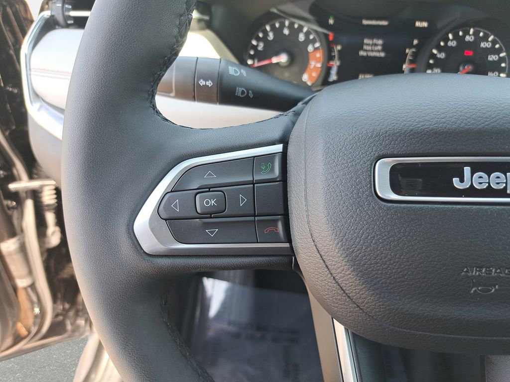 Certified 2024 Jeep Compass Limited AWD/4WD image 17