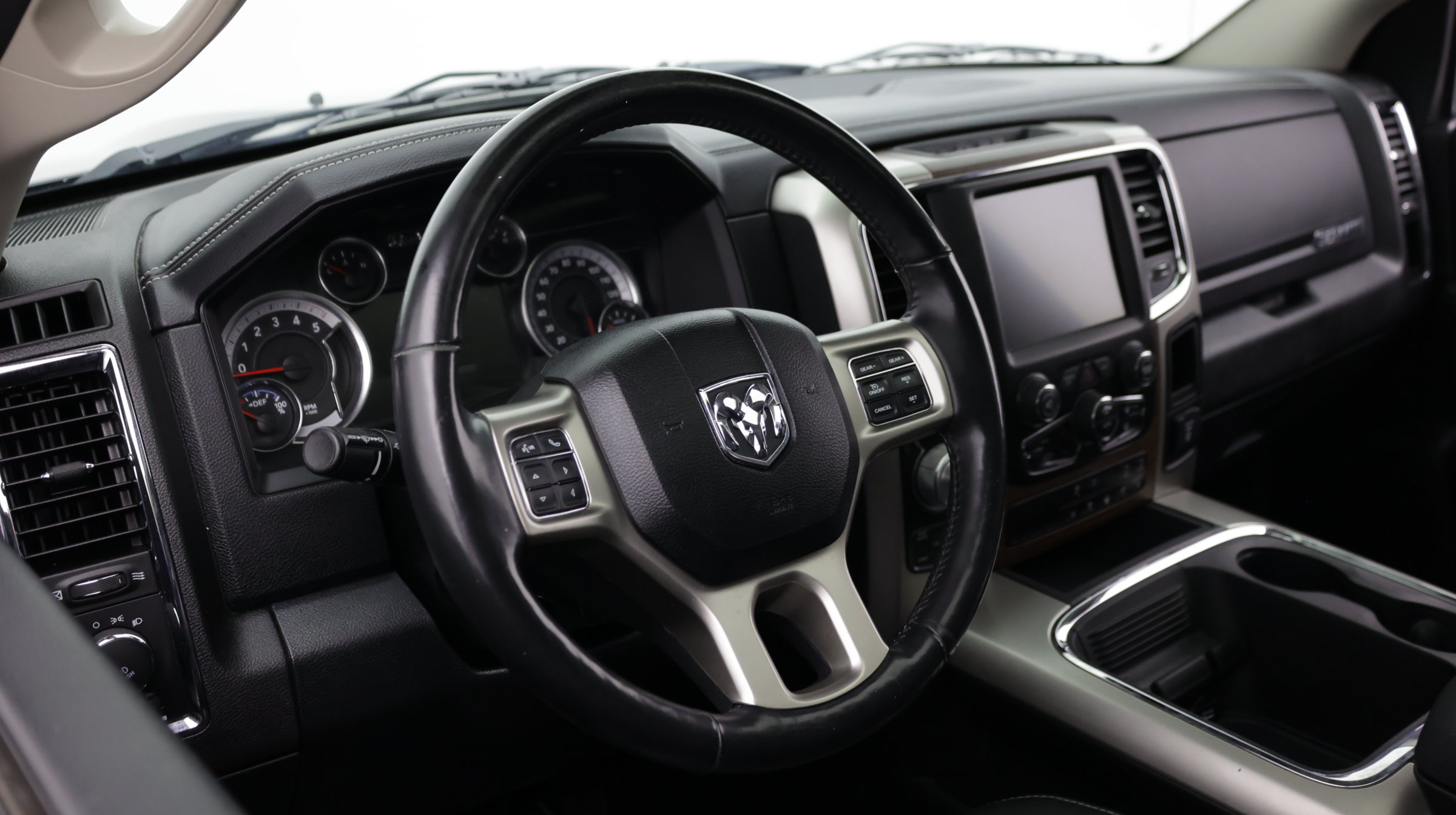 Used 2017 RAM 1500 Laramie w/ Convenience Group AWD/4WD image 14
