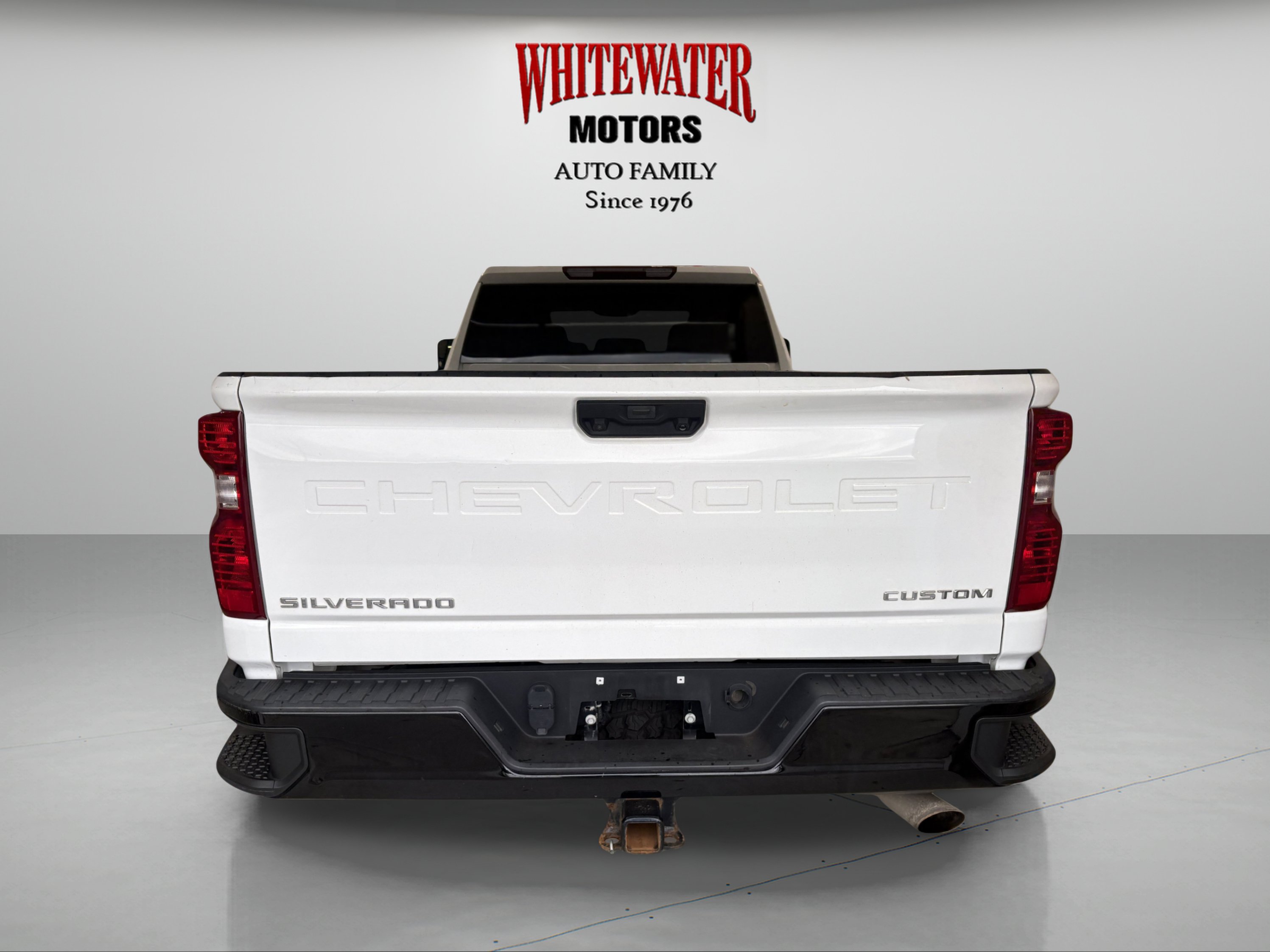Used 2023 Chevrolet Silverado 2500 Custom w/ Custom Convenience Package AWD/4WD image 3
