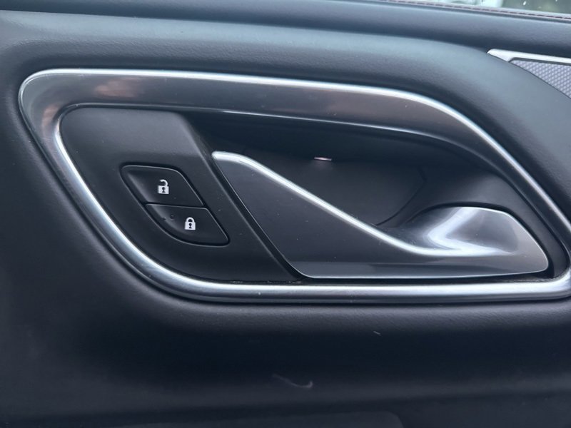 Used 2021 Chevrolet Suburban RST w/ Luxury Package image 57