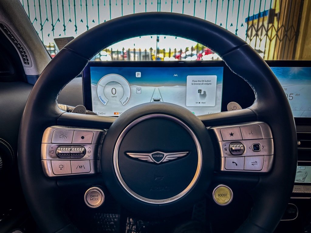 Used 2023 Genesis GV60 Performance image 16