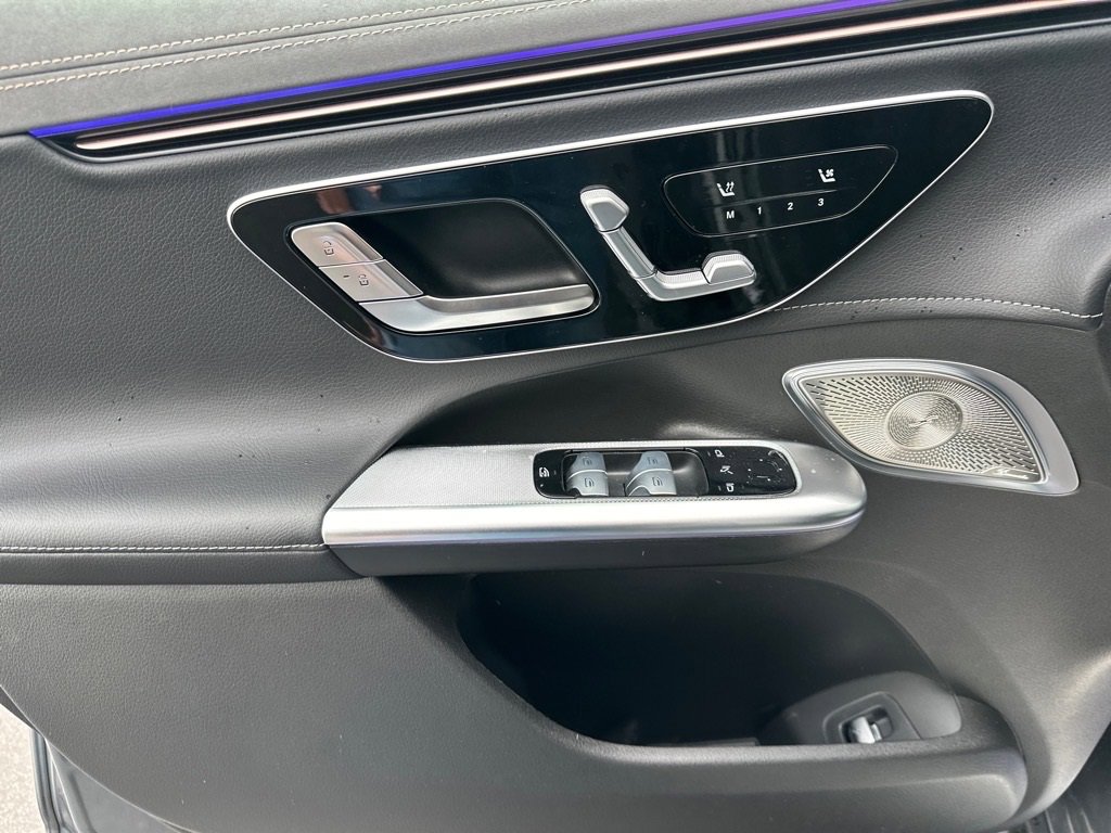 New 2026 Mercedes-Benz EQE 320 4MATIC SUV image 14