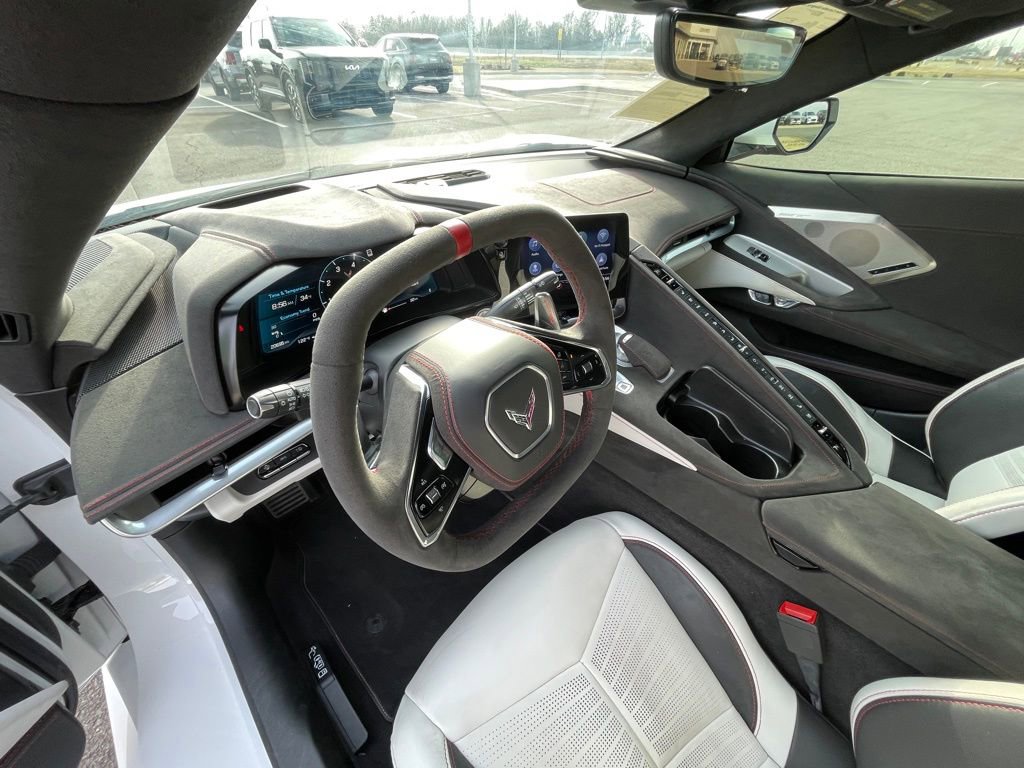 Used 2023 Chevrolet Corvette Stingray Premium Conv RWD image 9