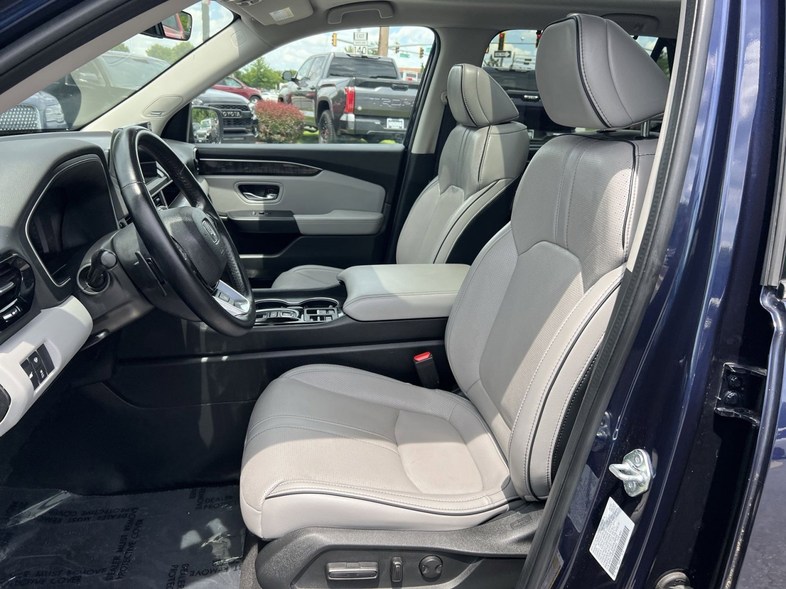 Used 2023 Honda Pilot Elite image 13