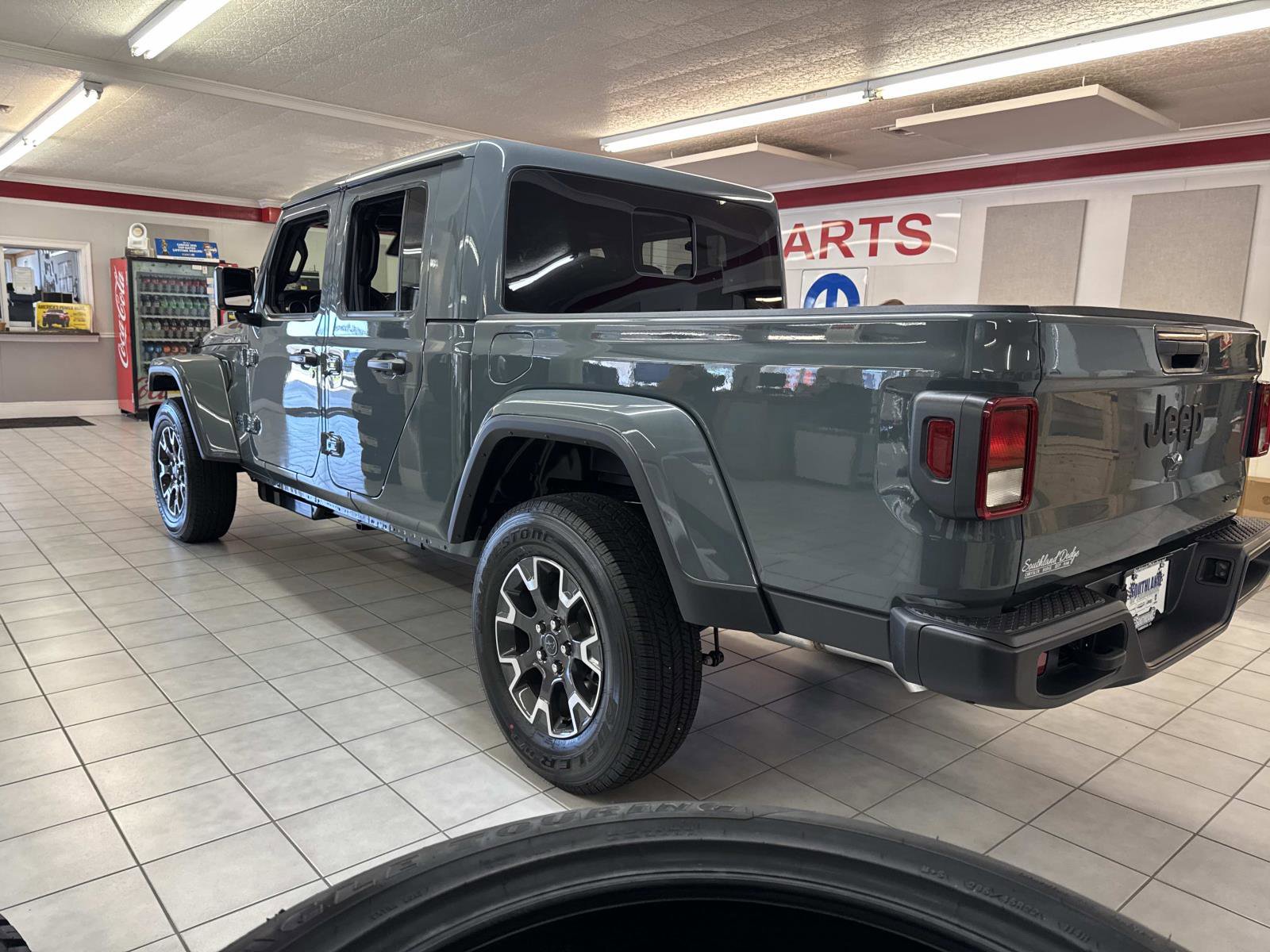New 2026 Jeep Gladiator Sport AWD/4WD image 4