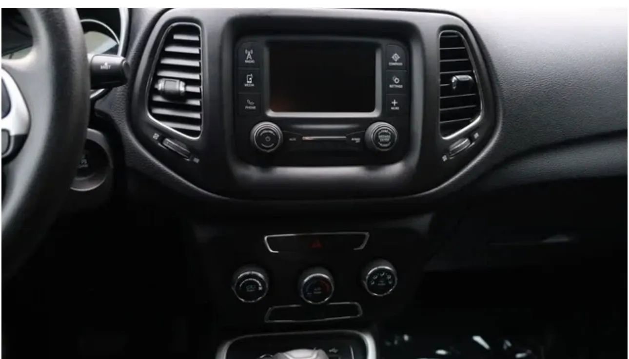 Used 2018 Jeep Compass Sport AWD/4WD image 6