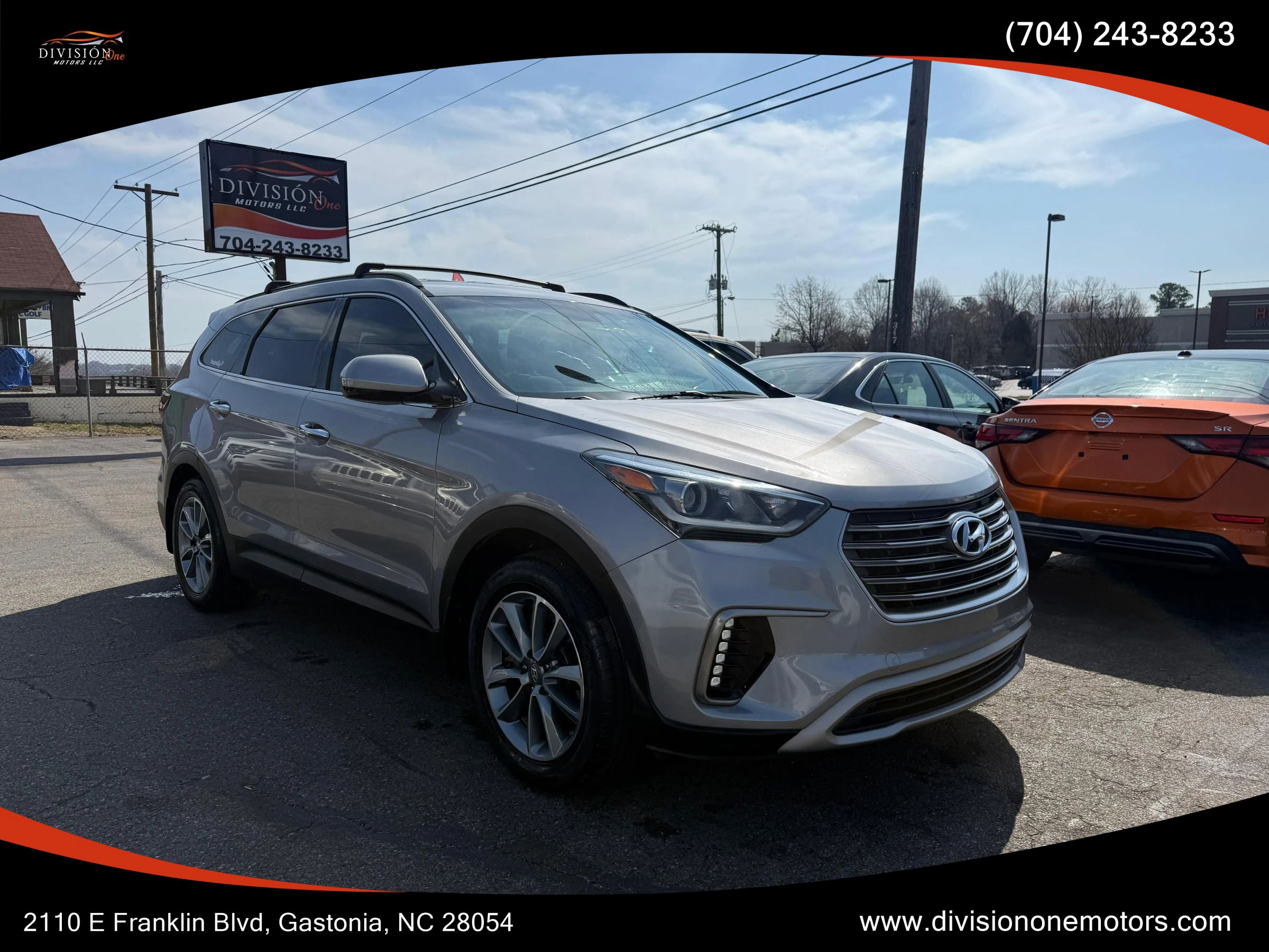 Used 2017 Hyundai Santa Fe SE FWD image 3