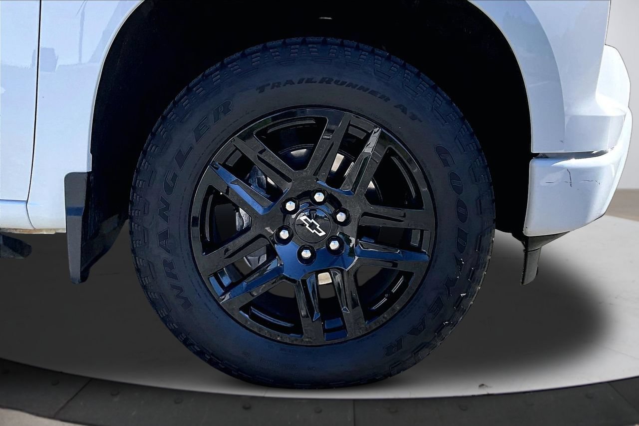 Used 2023 Chevrolet Silverado 1500 RST w/ Convenience Package II AWD/4WD image 34