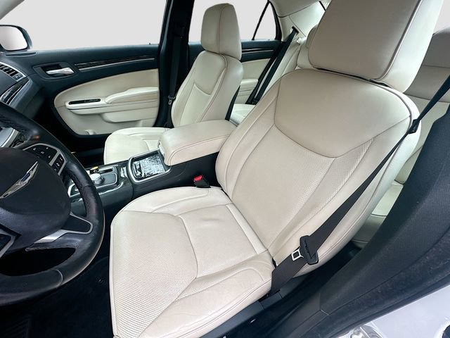 Used 2018 Chrysler 300 Limited w/ Safetytec Plus Group image 22