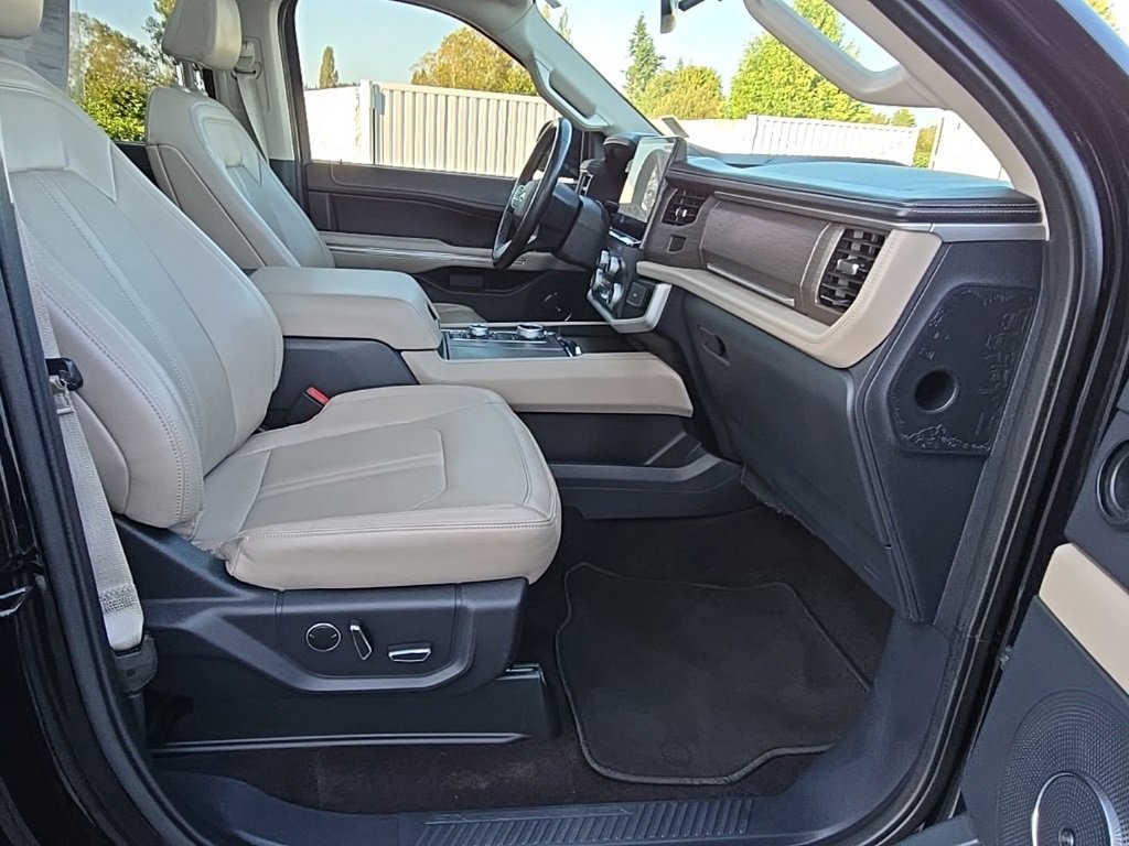 Used 2023 Ford Expedition Limited image 36